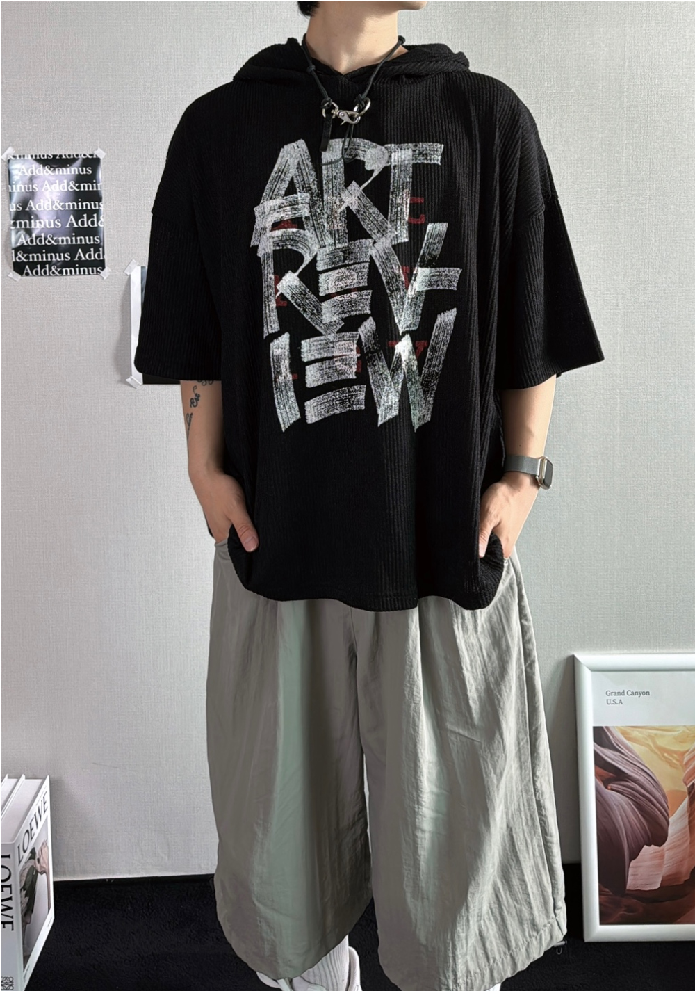 반팔 티셔츠 모델 착용 이미지-S26L28