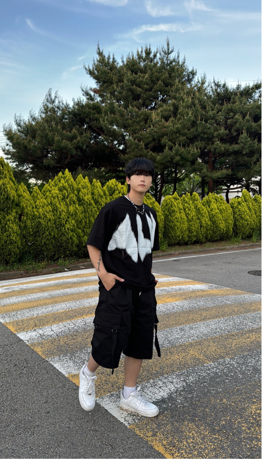 반팔 티셔츠 모델 착용 이미지-S26L18