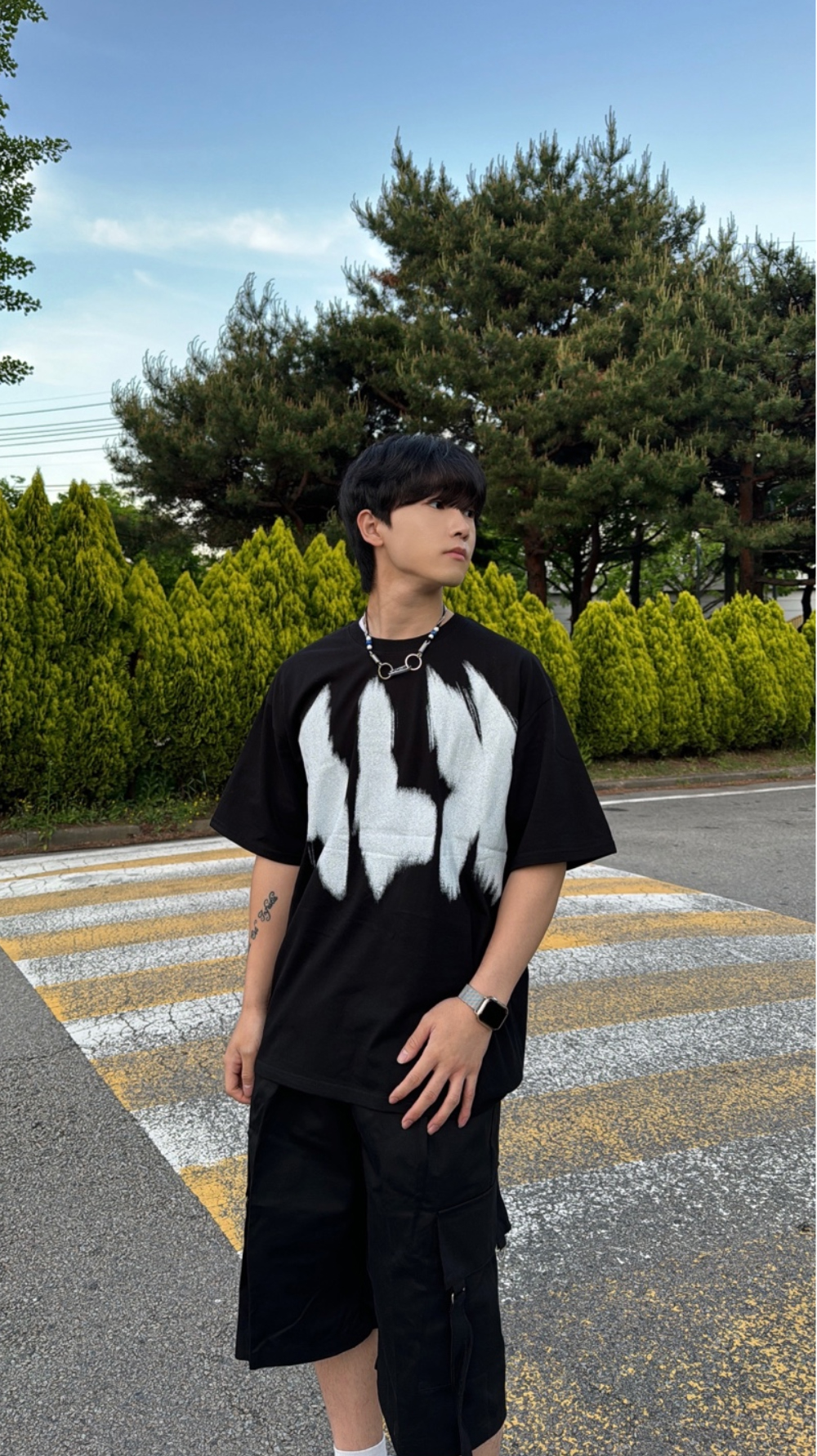 반팔 티셔츠 모델 착용 이미지-S26L16