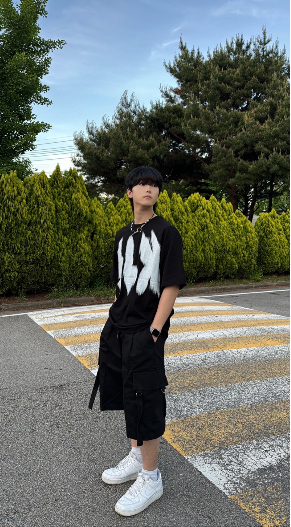 반팔 티셔츠 모델 착용 이미지-S26L22