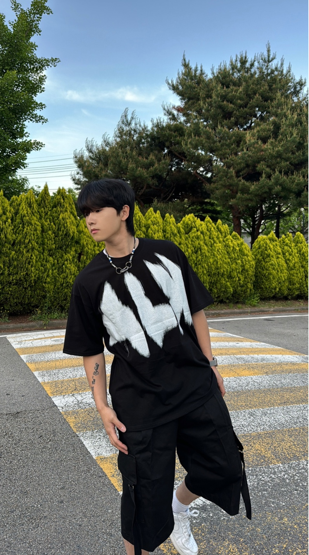 반팔 티셔츠 모델 착용 이미지-S26L23