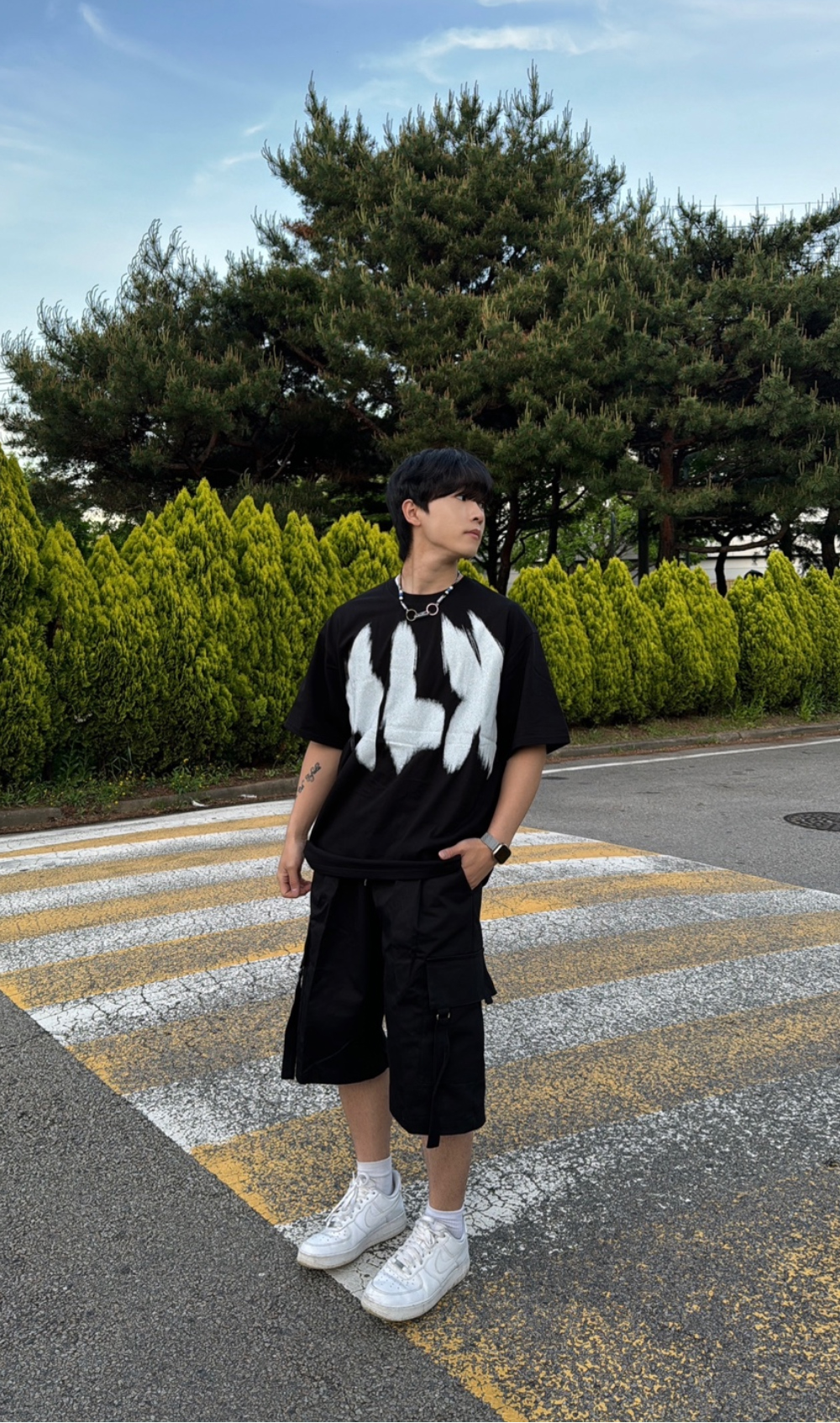 반팔 티셔츠 모델 착용 이미지-S51L75