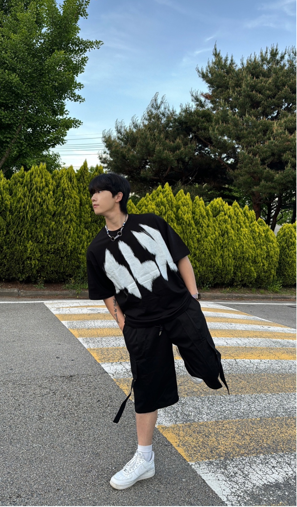 반팔 티셔츠 모델 착용 이미지-S26L21