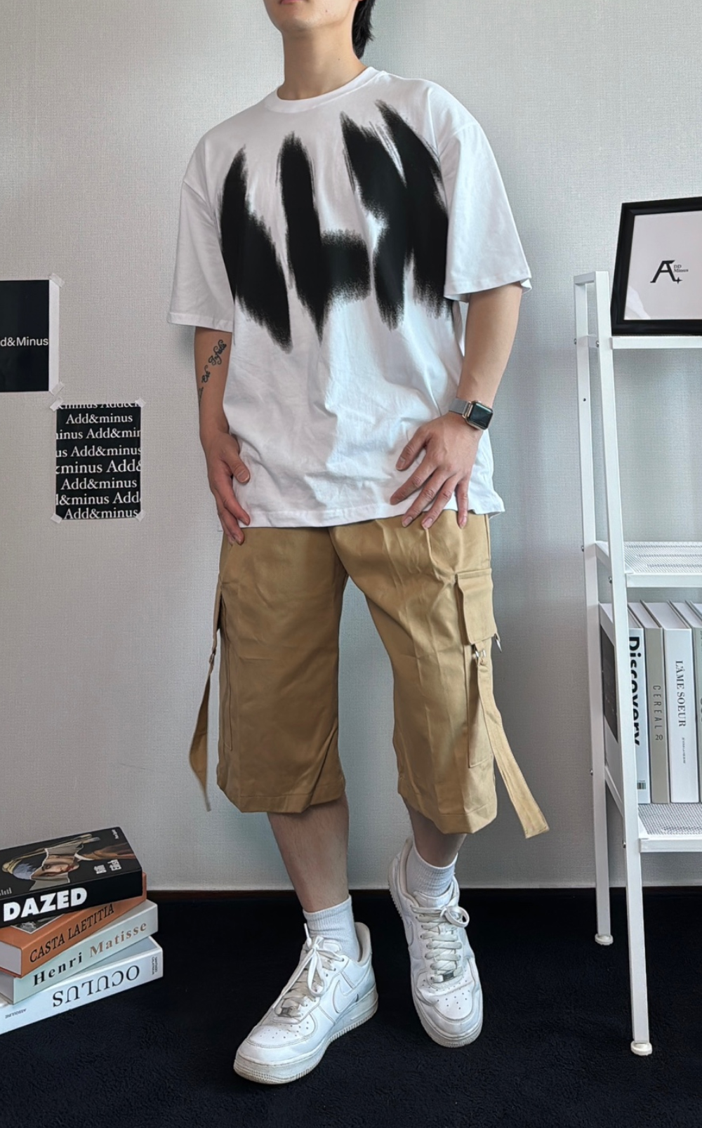 반팔 티셔츠 모델 착용 이미지-S41L7