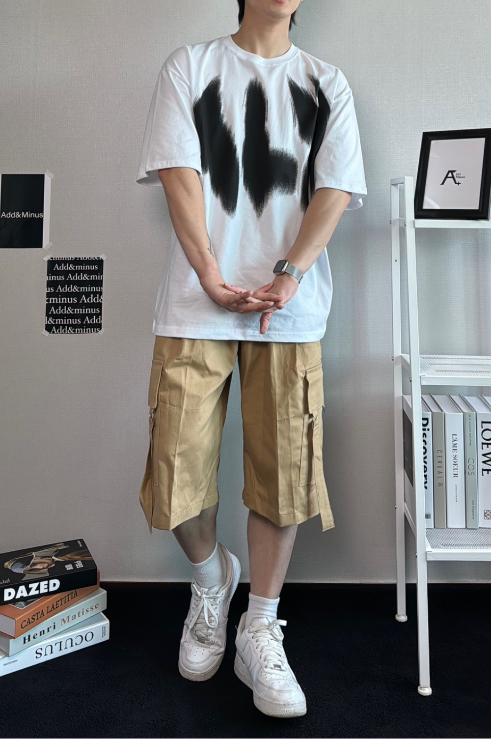 반팔 티셔츠 모델 착용 이미지-S41L9