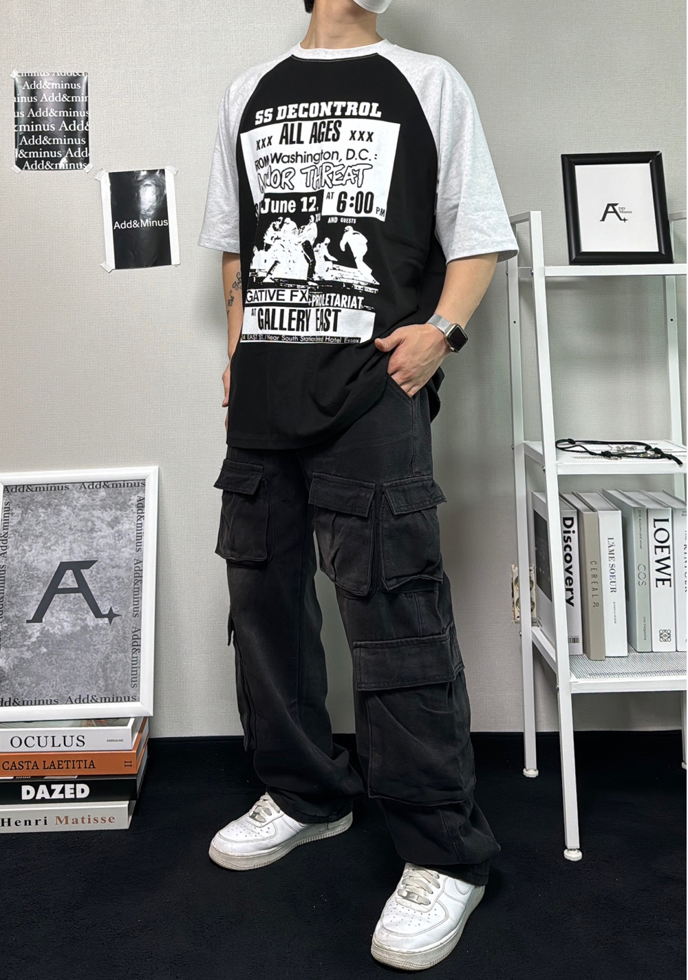 반팔 티셔츠 모델 착용 이미지-S35L71