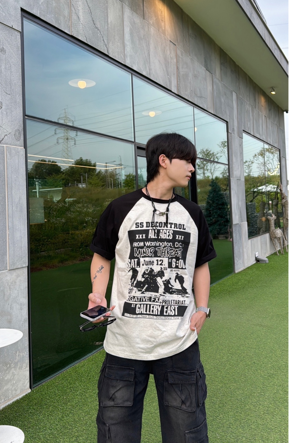 반팔 티셔츠 모델 착용 이미지-S26L23