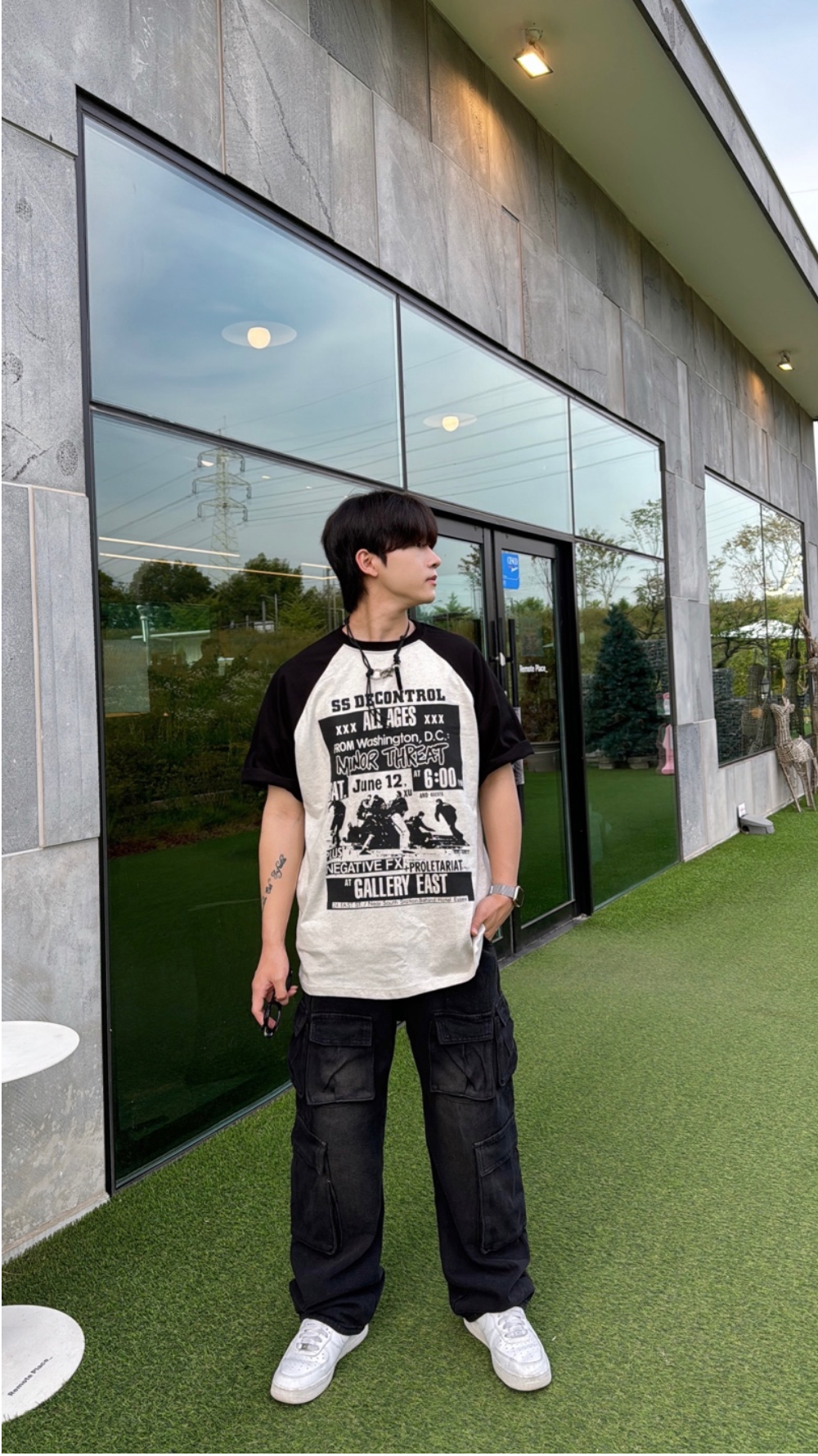 반팔 티셔츠 모델 착용 이미지-S26L21