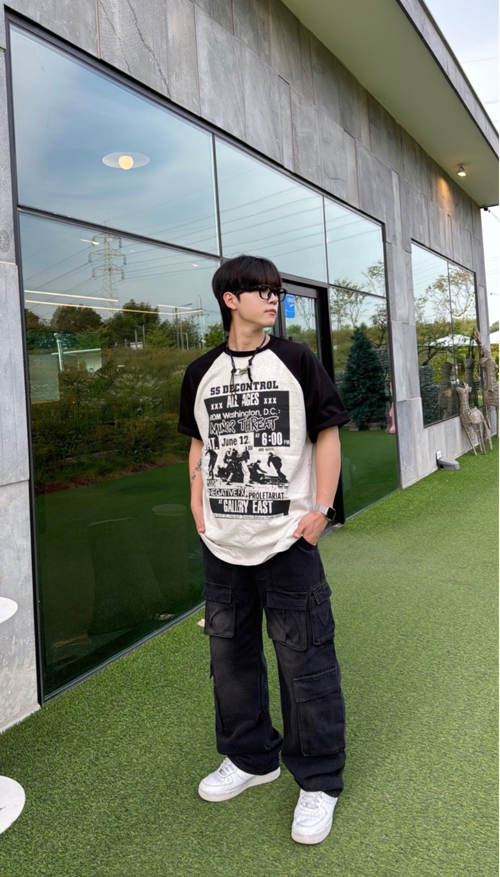 반팔 티셔츠 모델 착용 이미지-S26L19