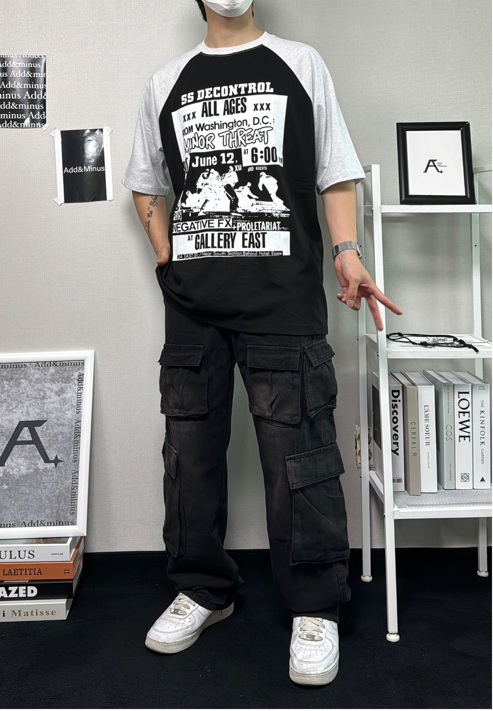 반팔 티셔츠 모델 착용 이미지-S42L1