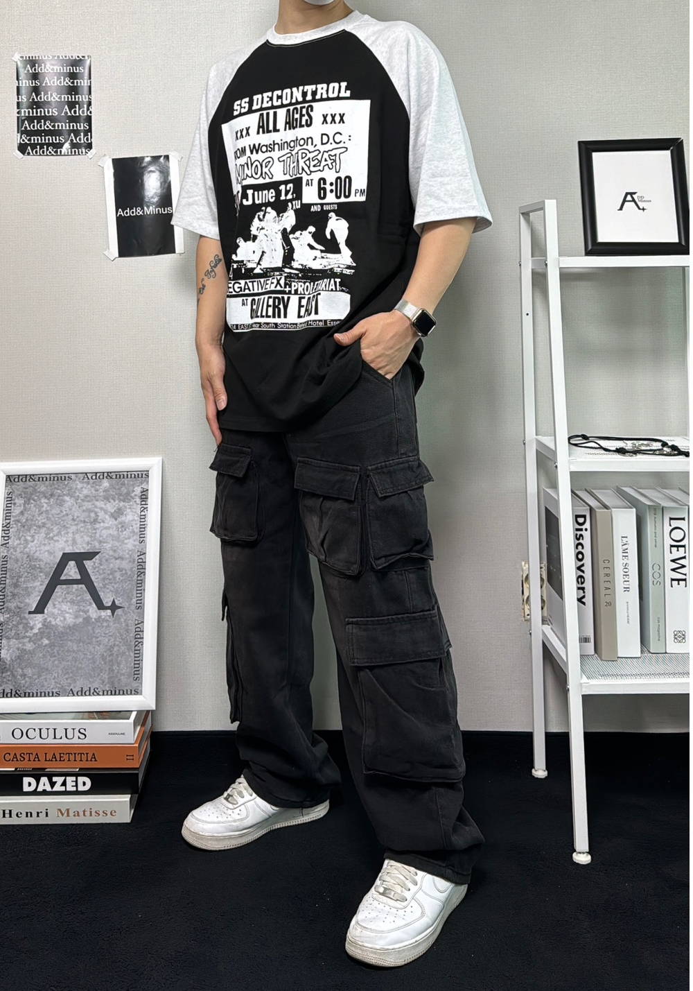 반팔 티셔츠 모델 착용 이미지-S47L71