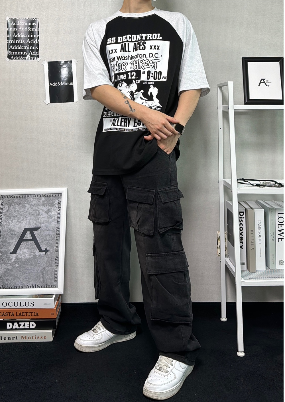 반팔 티셔츠 모델 착용 이미지-S47L76