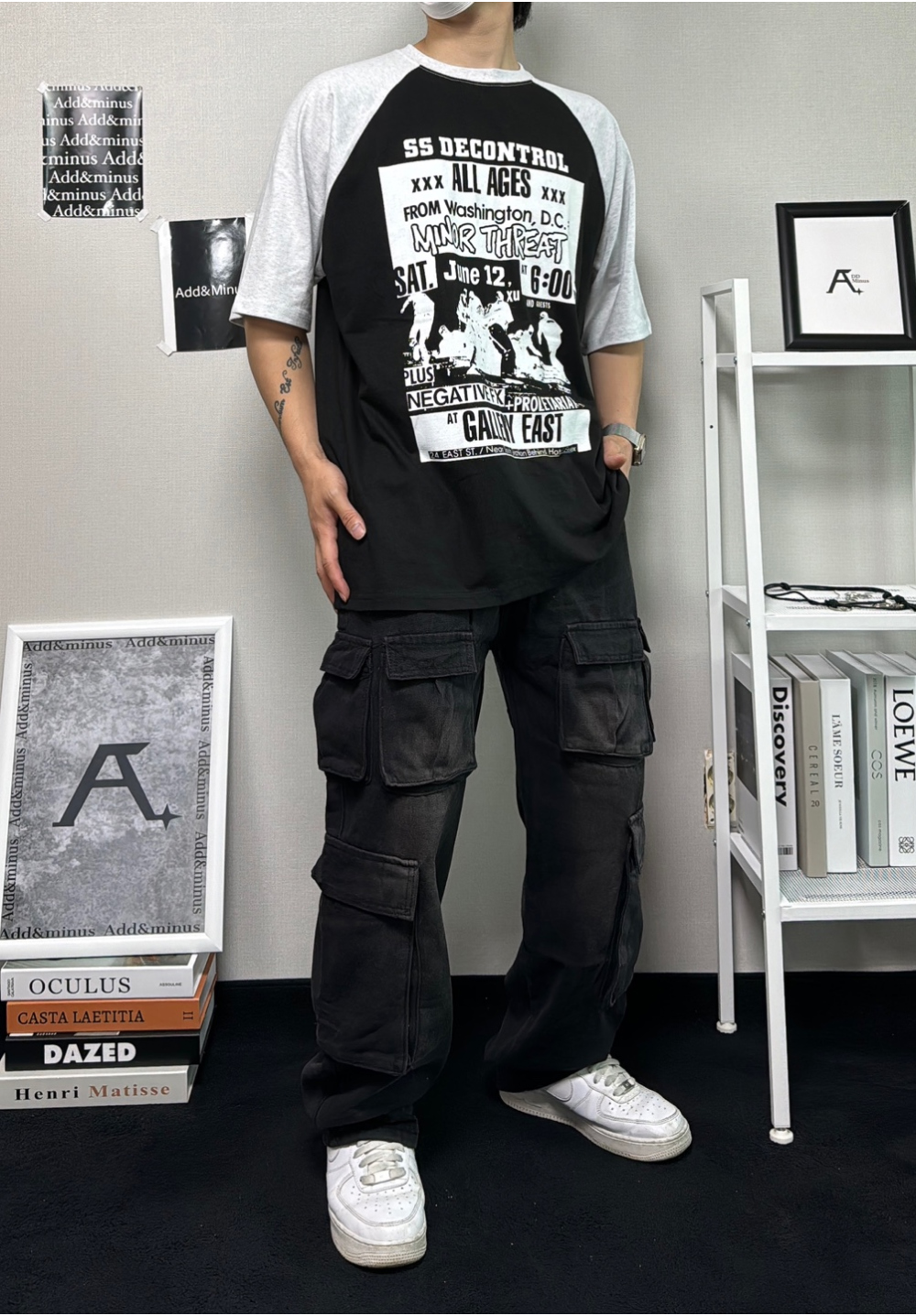 반팔 티셔츠 모델 착용 이미지-S26L28