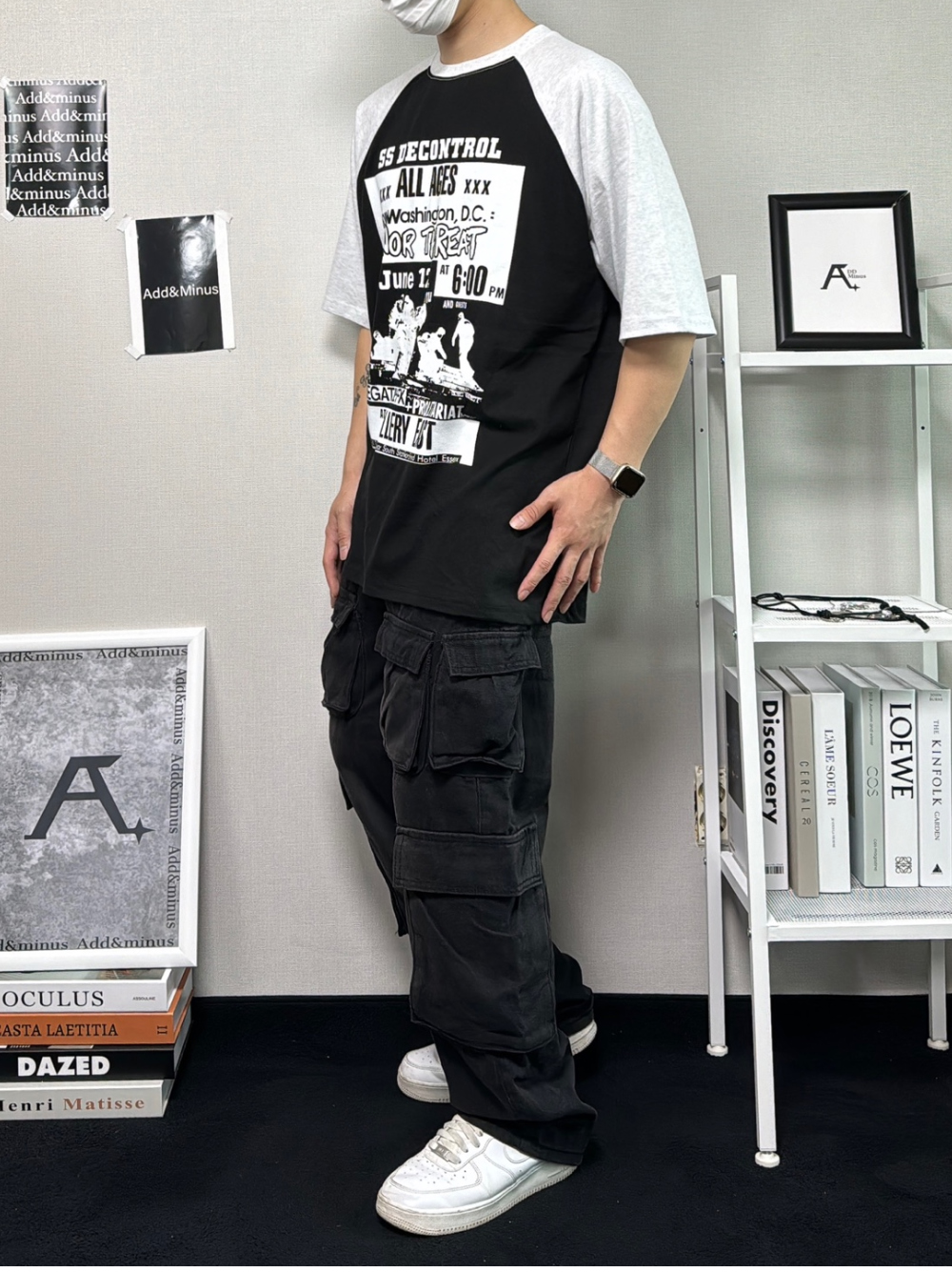 반팔 티셔츠 모델 착용 이미지-S26L24