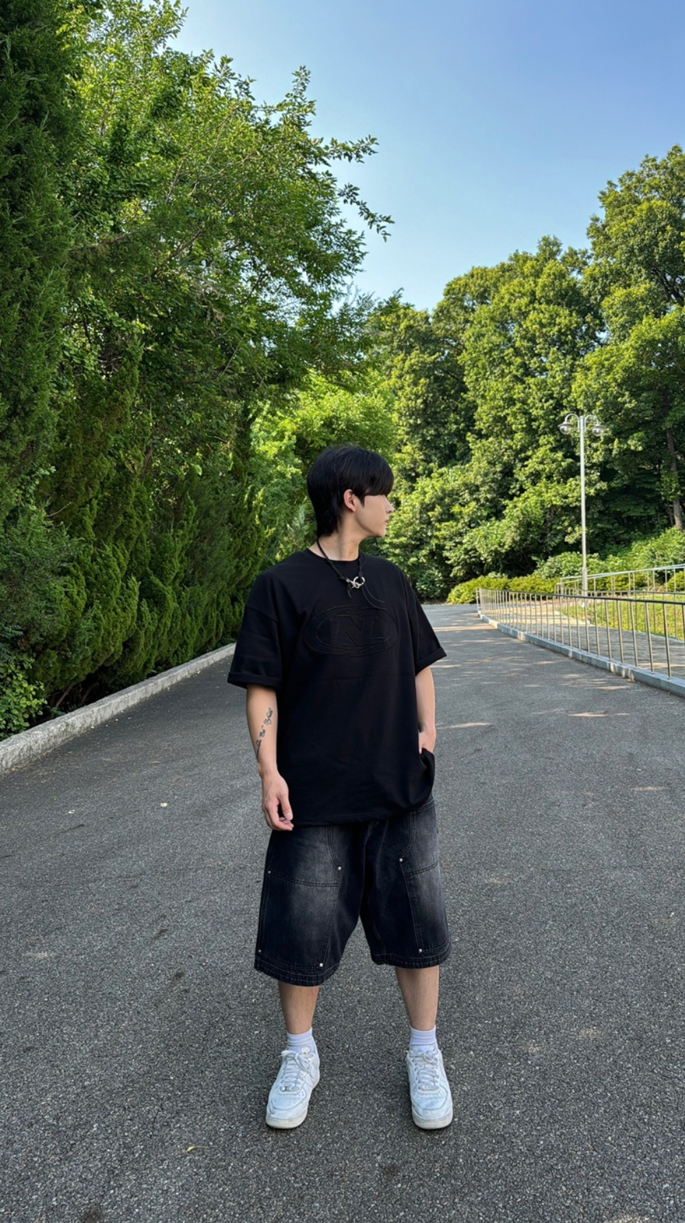 반팔 티셔츠 모델 착용 이미지-S26L29