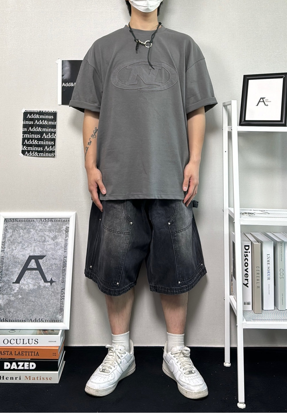 반팔 티셔츠 모델 착용 이미지-S41L9