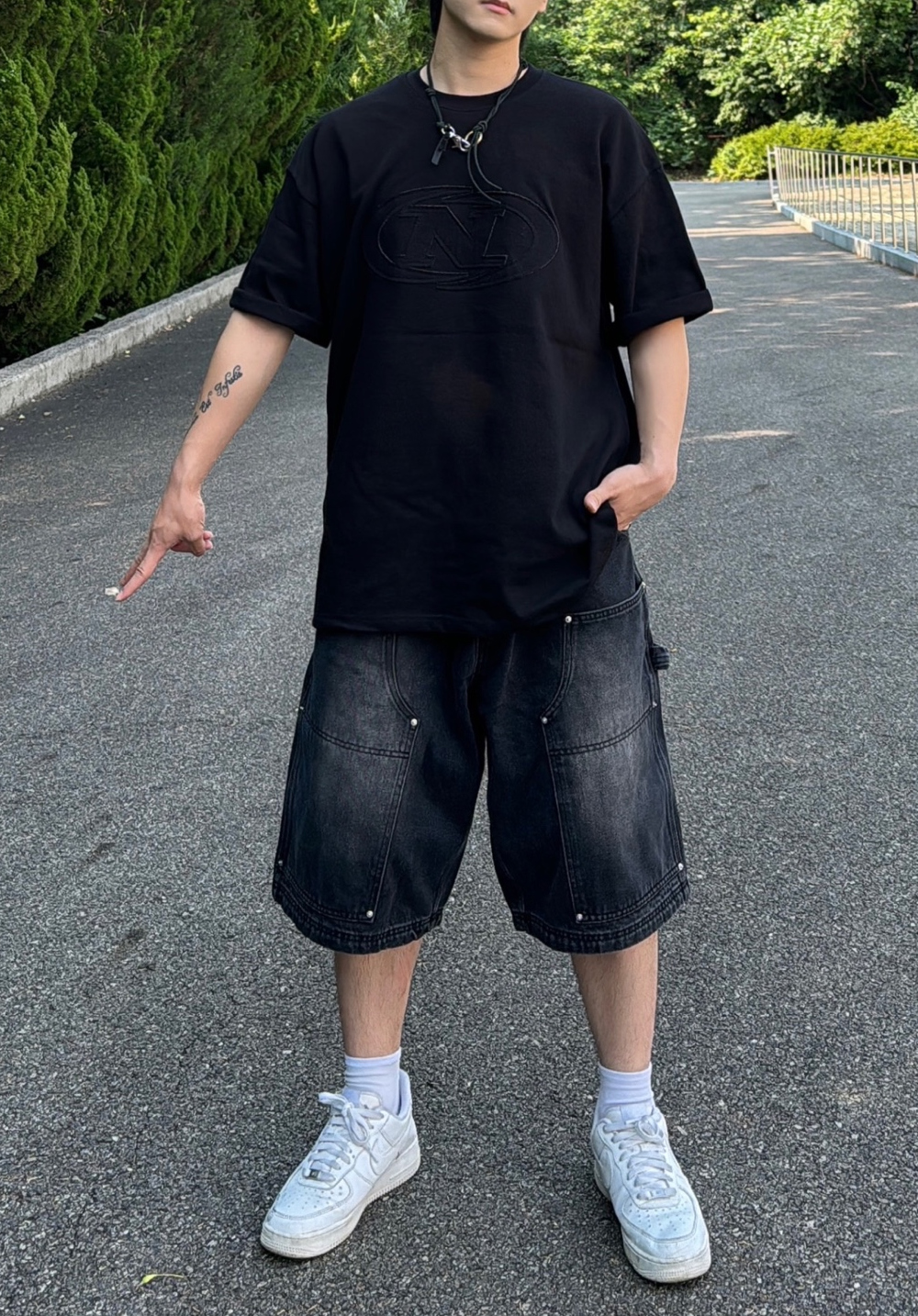 반팔 티셔츠 모델 착용 이미지-S51L75