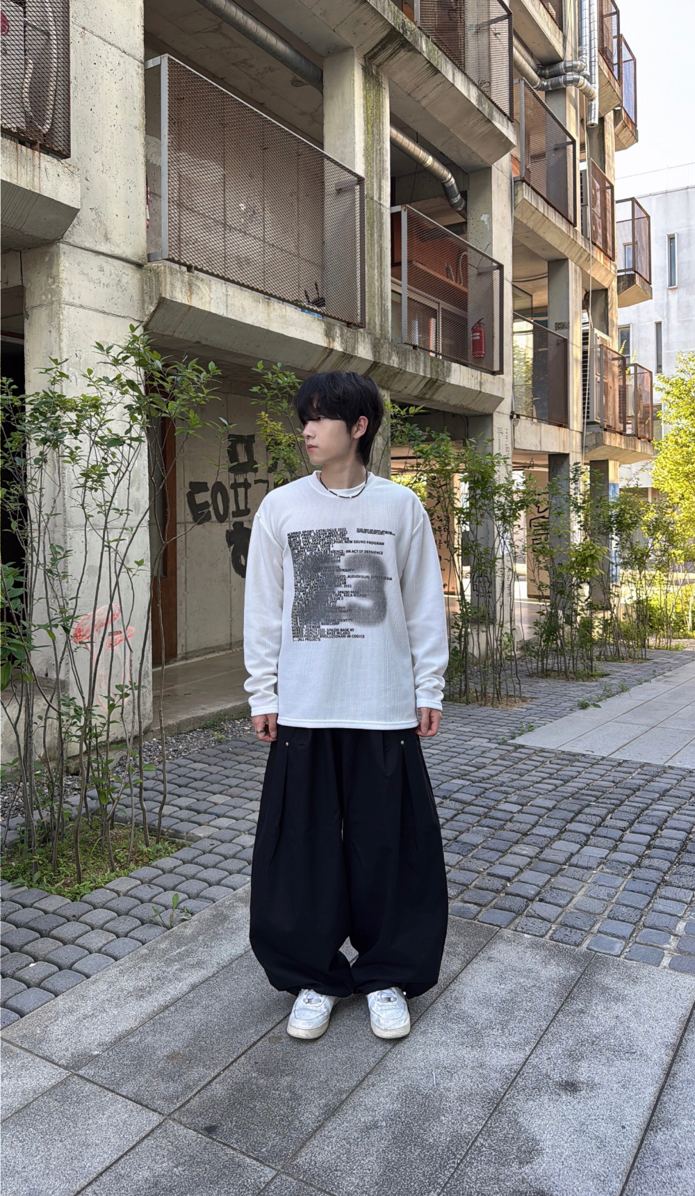 바지 모델 착용 이미지-S25L2