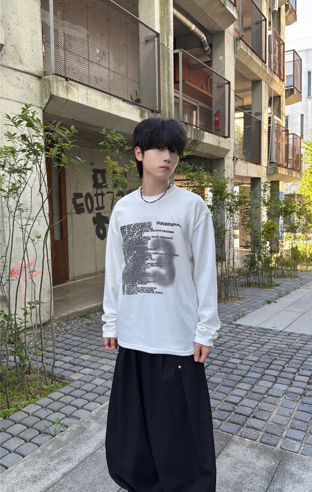 바지 모델 착용 이미지-S25L5