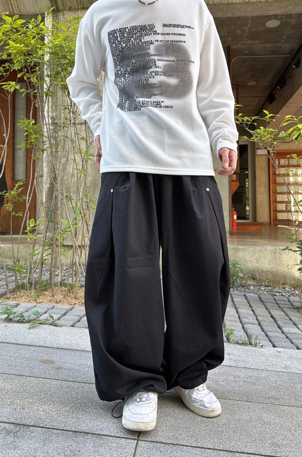 바지 모델 착용 이미지-S25L14