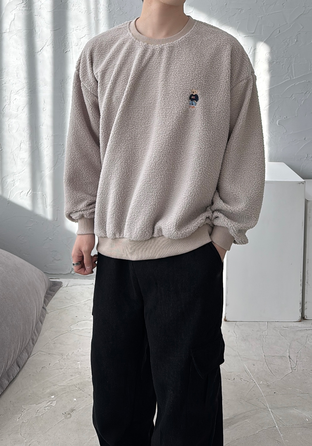 긴팔 티셔츠 모델 착용 이미지-S37L40