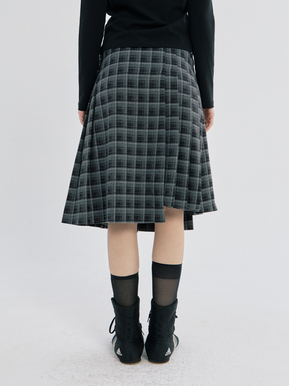 [oafish] Layered Check Pleats ラップスカート *韓国人気 OAFISH] Layered Check Pleats Wrap Skirt, Black - OAFISH | 리켓