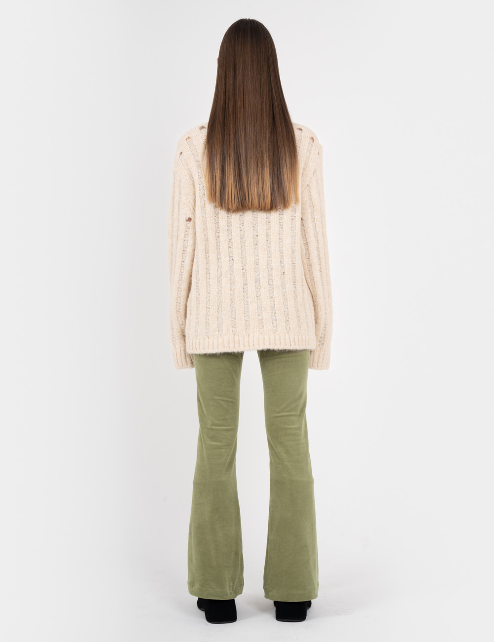 DISTRESSED ROUND NECK KNIT SWEATER