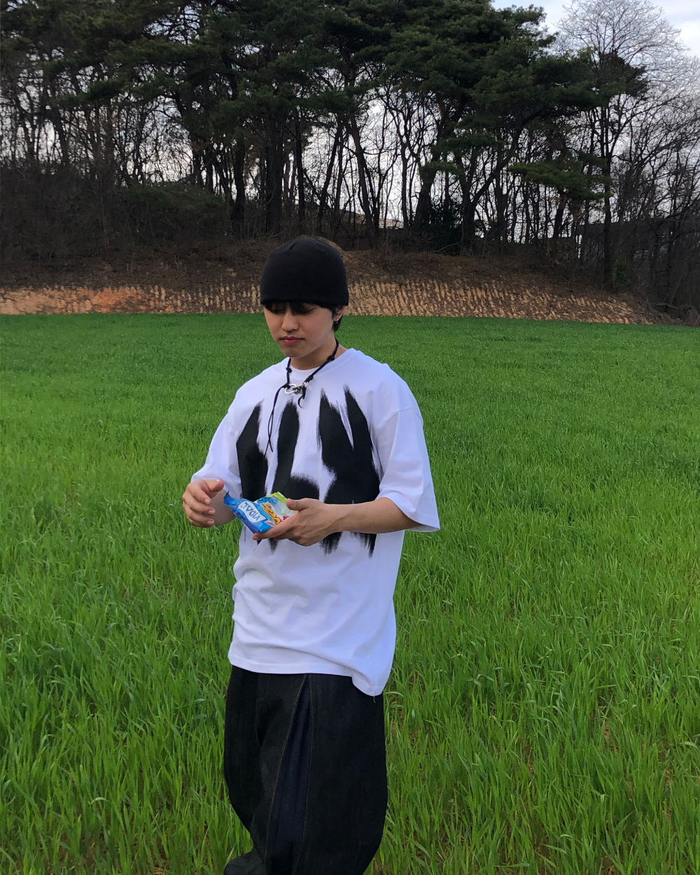 반팔 티셔츠 모델 착용 이미지-S1L21