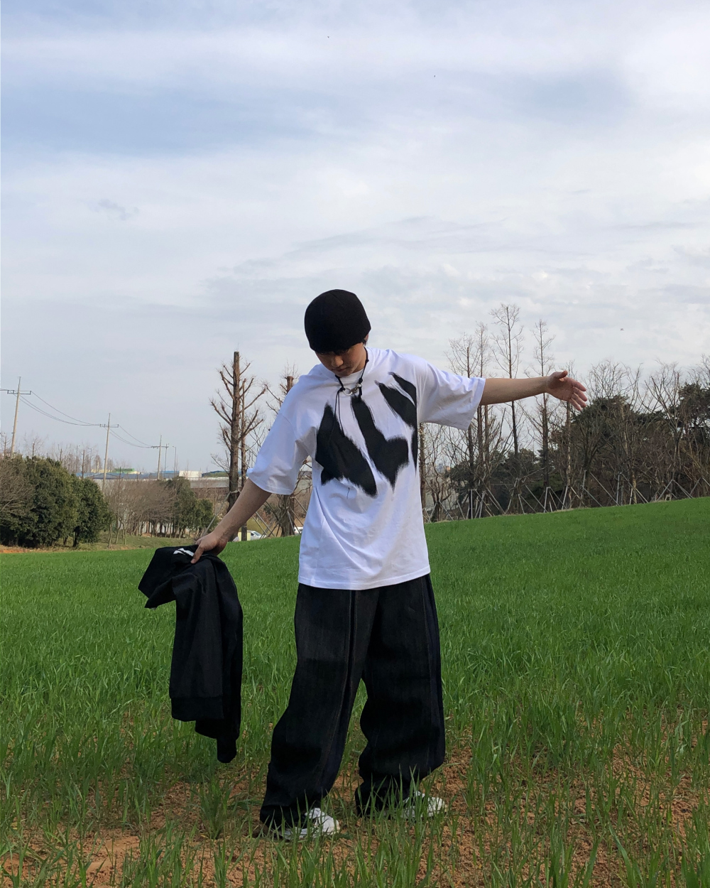 반팔 티셔츠 모델 착용 이미지-S1L37