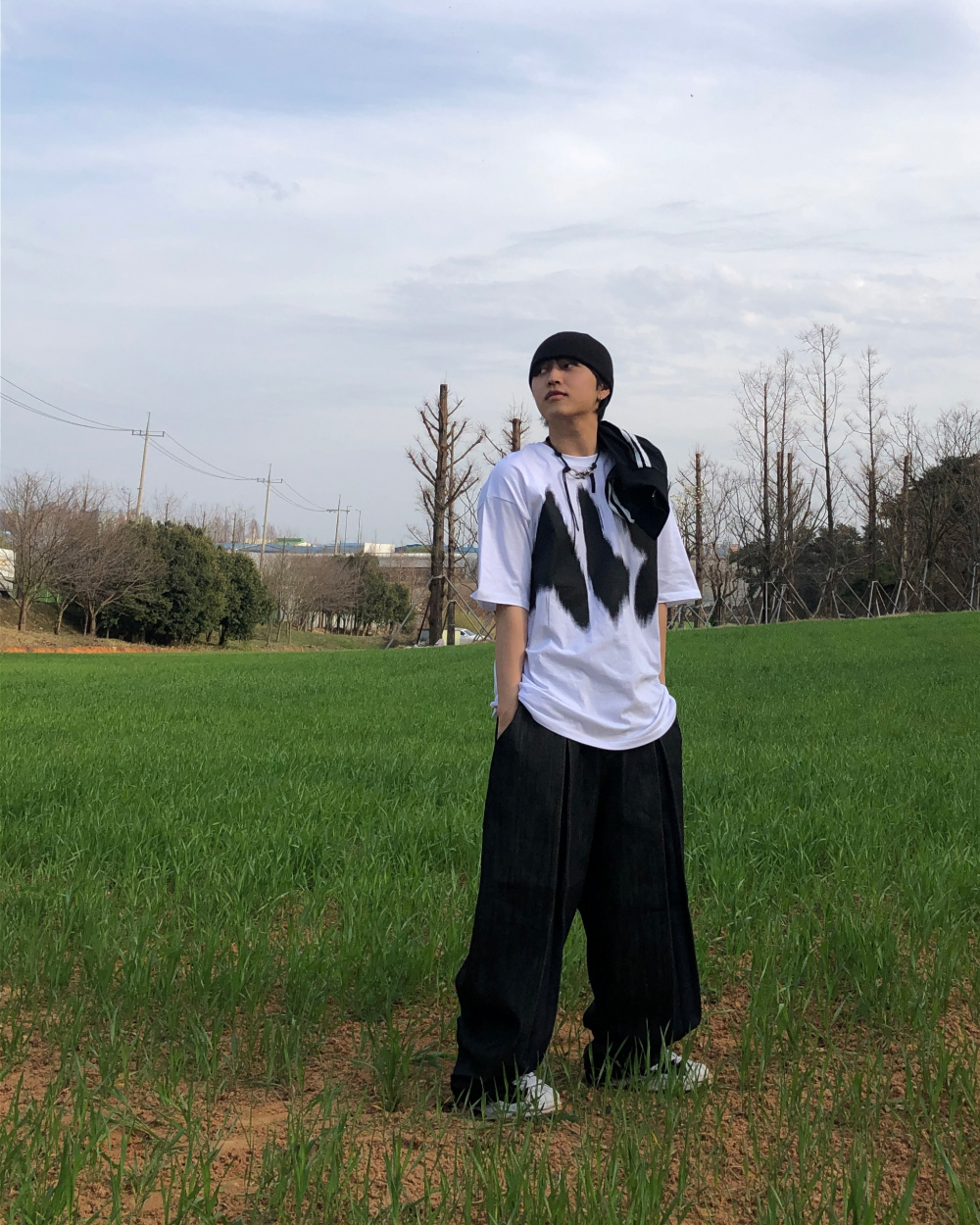 반팔 티셔츠 모델 착용 이미지-S1L36