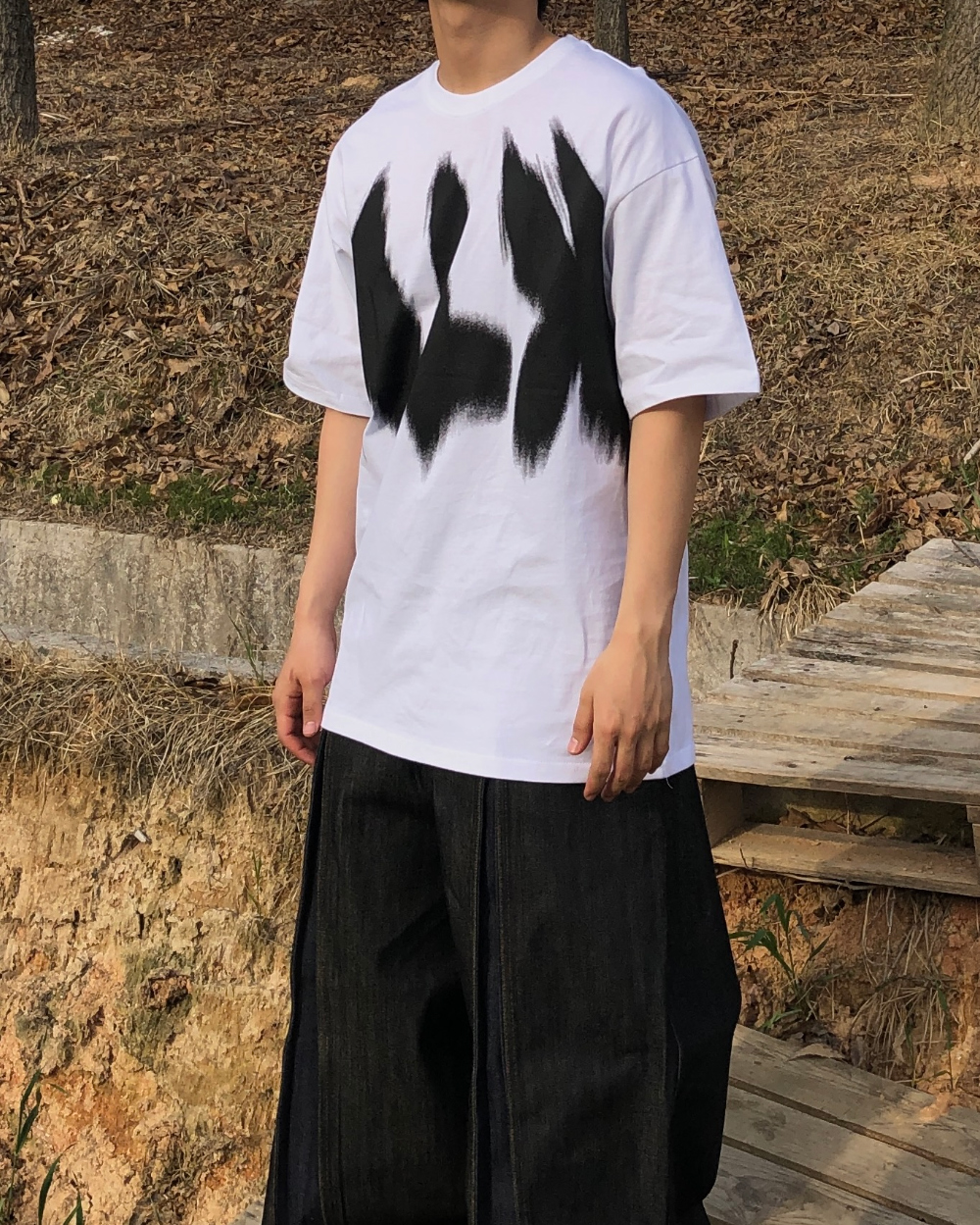 반팔 티셔츠 모델 착용 이미지-S1L16