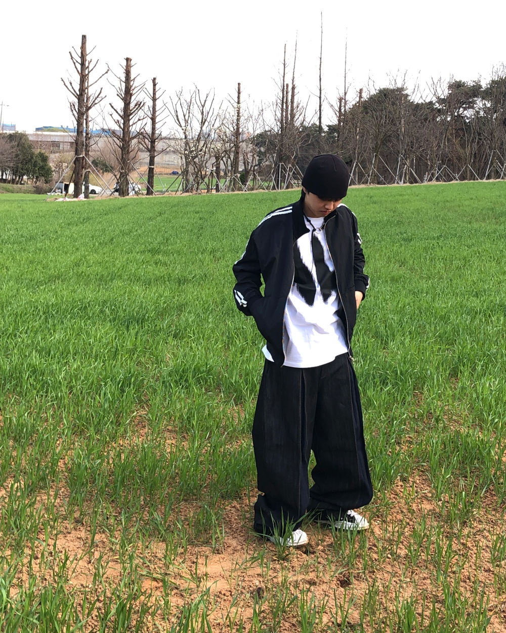 반팔 티셔츠 모델 착용 이미지-S1L24