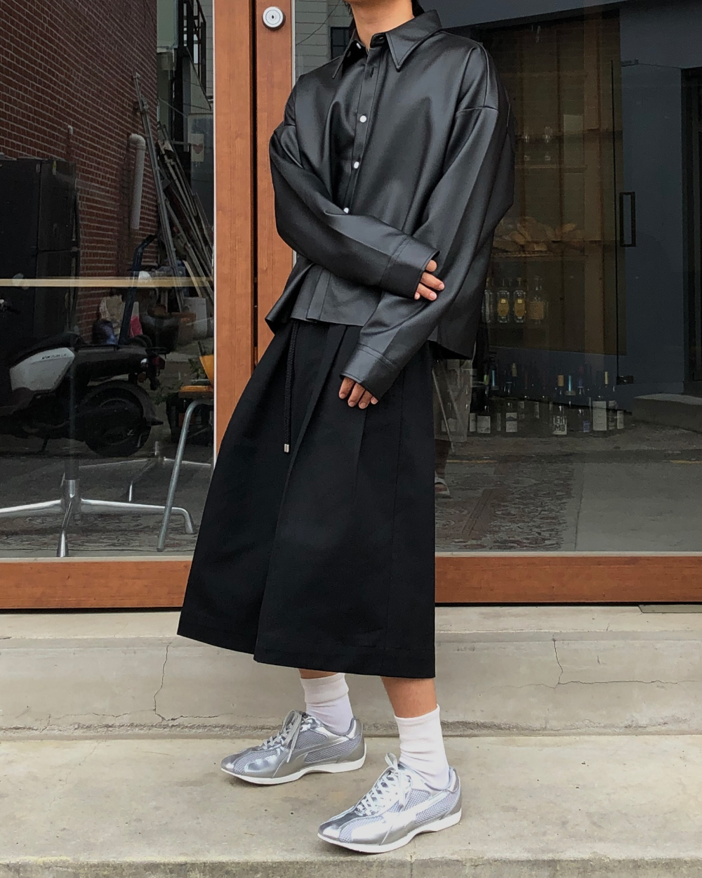 바지 모델 착용 이미지-S1L34