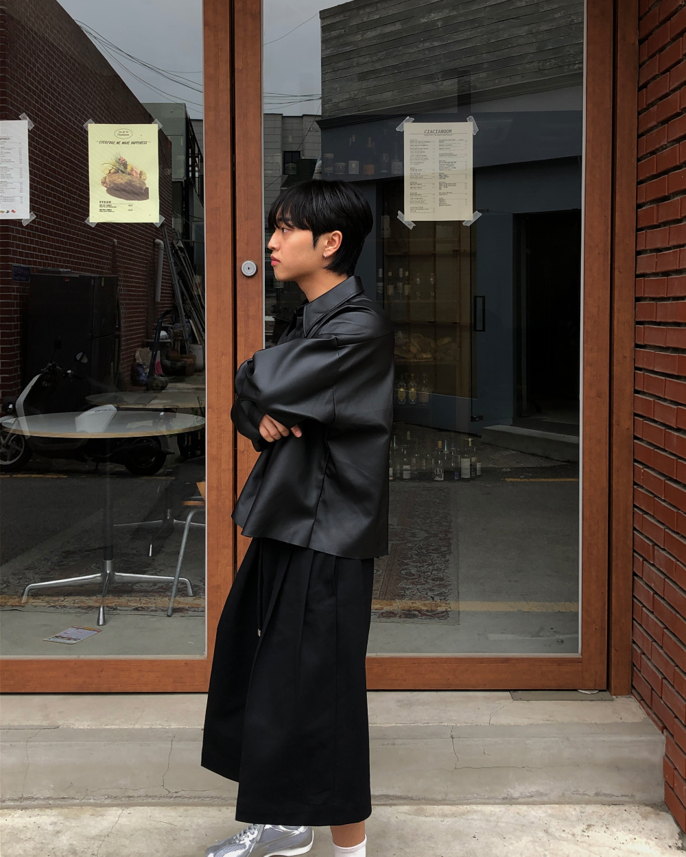 바지 모델 착용 이미지-S1L37