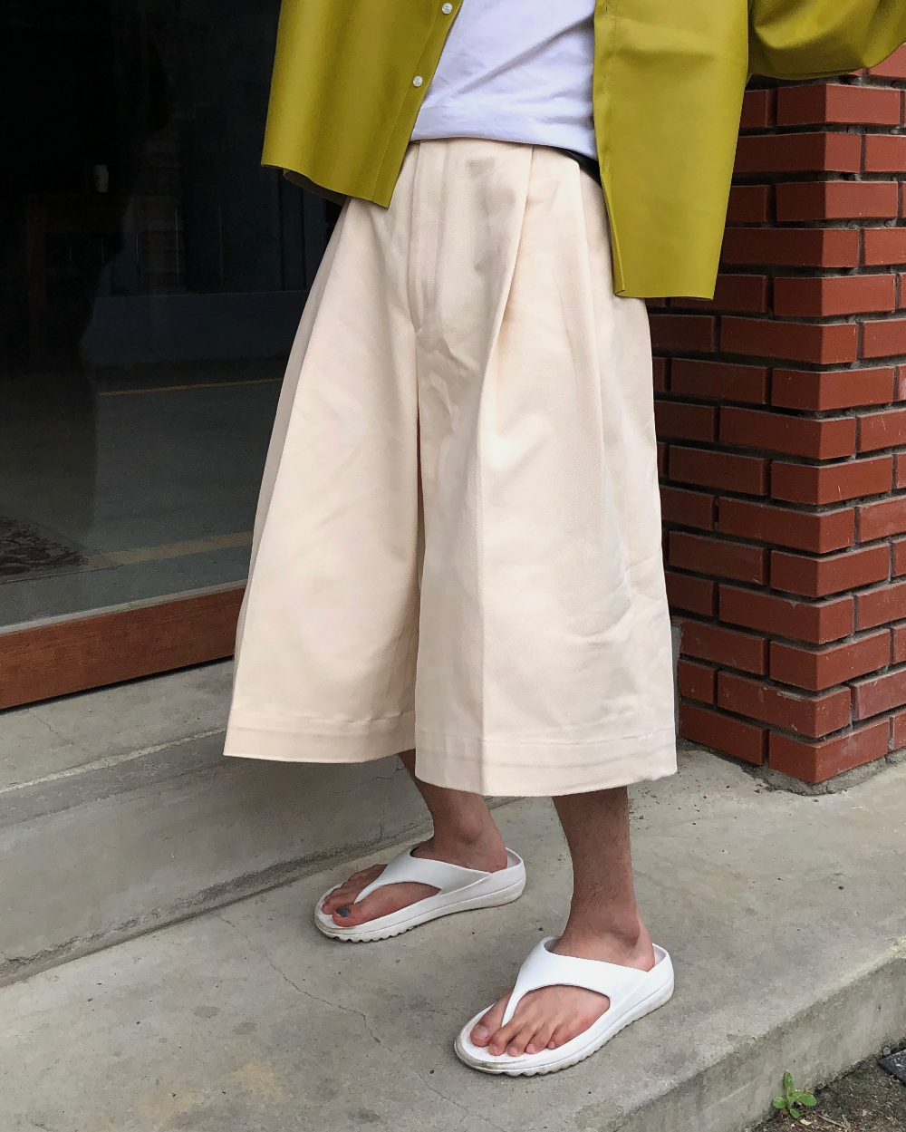 바지 모델 착용 이미지-S1L45