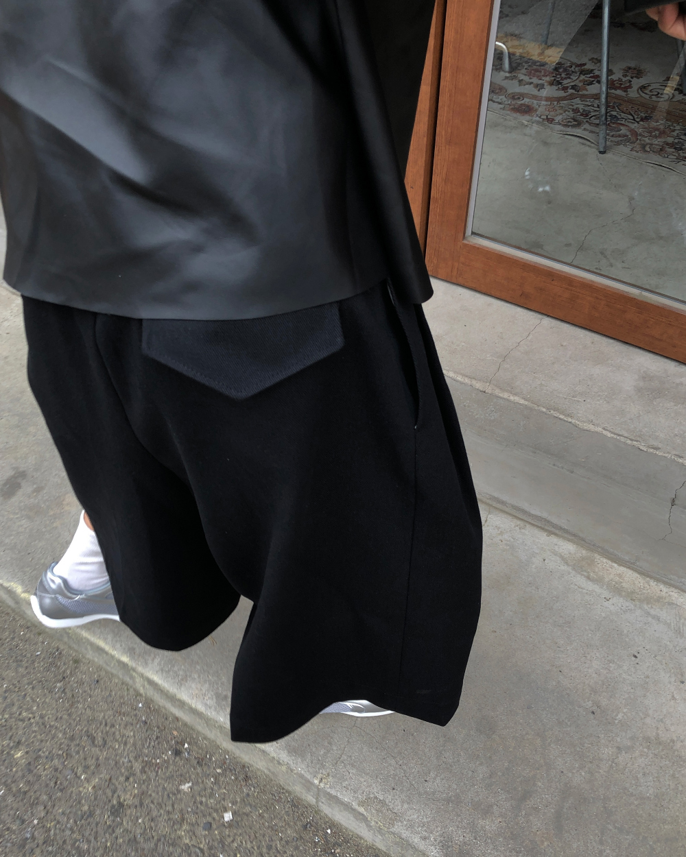 바지 모델 착용 이미지-S1L18