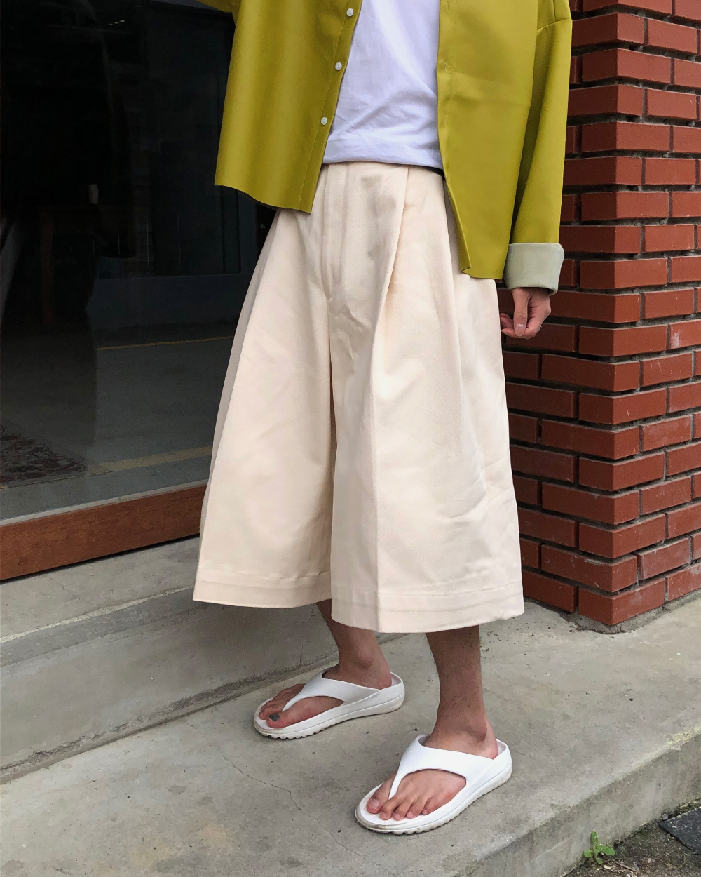 바지 모델 착용 이미지-S1L46