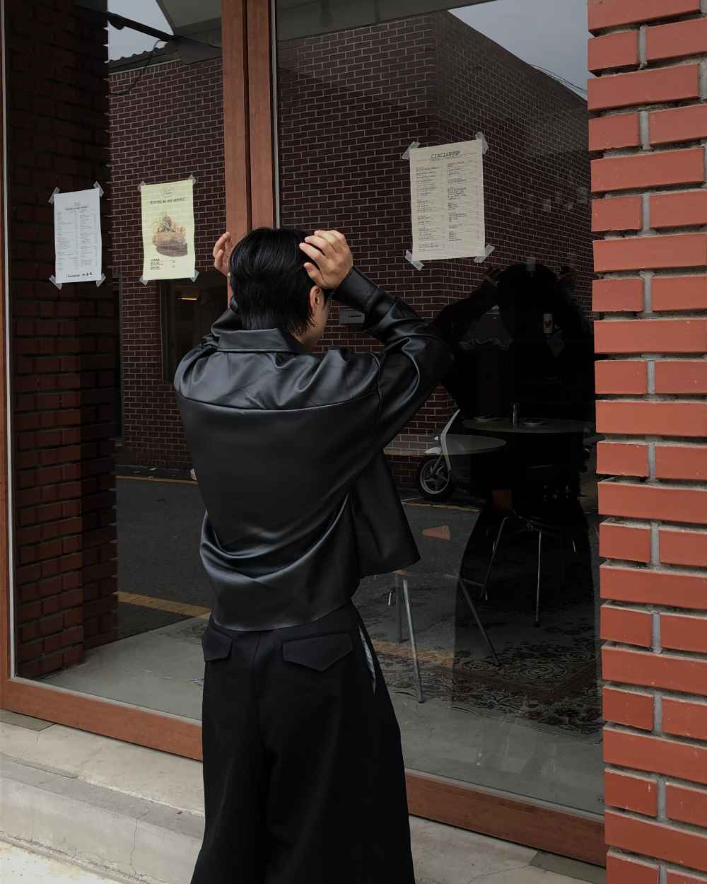 바지 모델 착용 이미지-S1L42