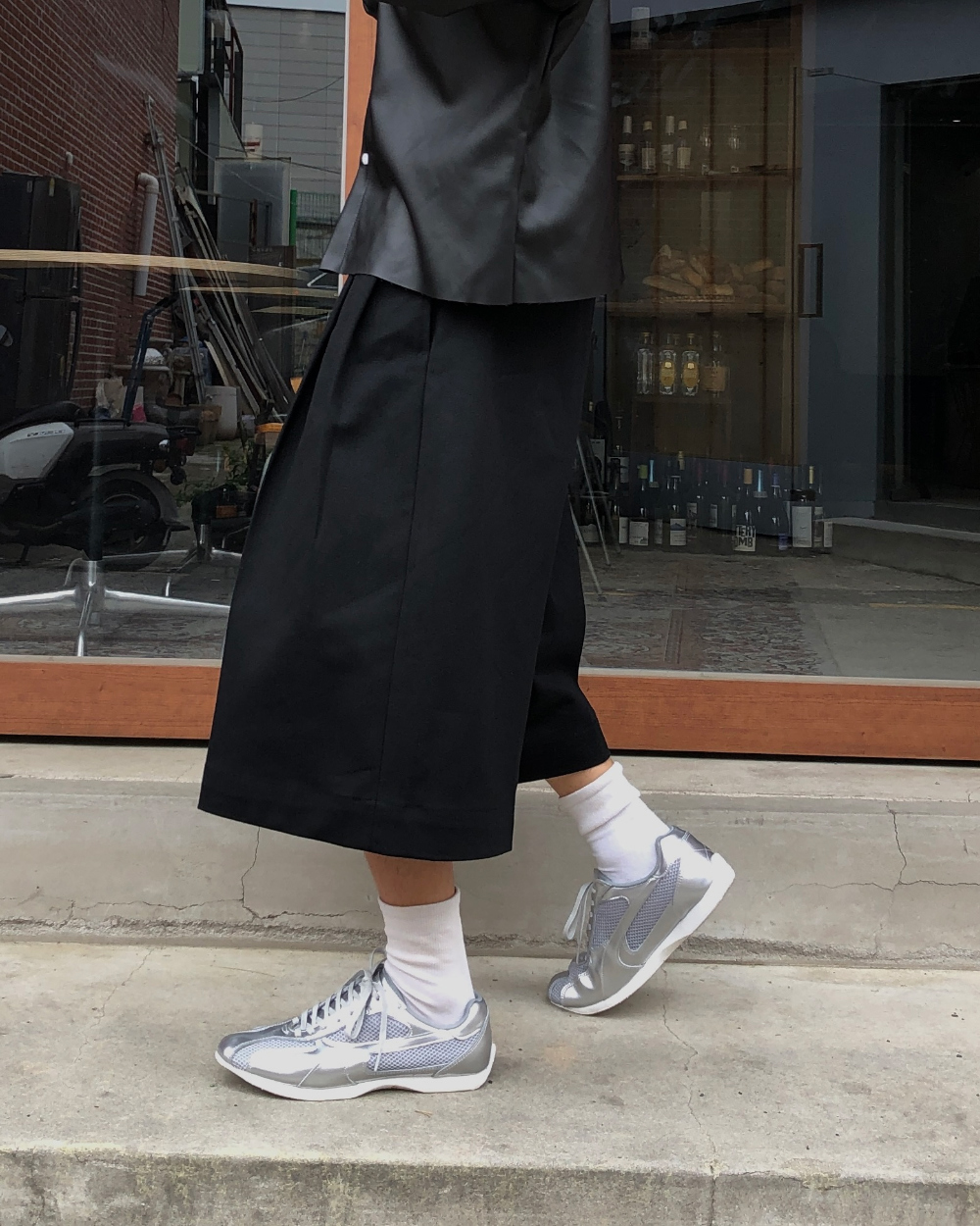 바지 모델 착용 이미지-S1L15