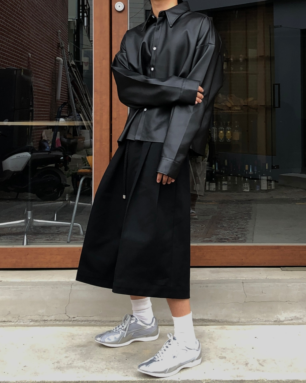 바지 모델 착용 이미지-S1L35