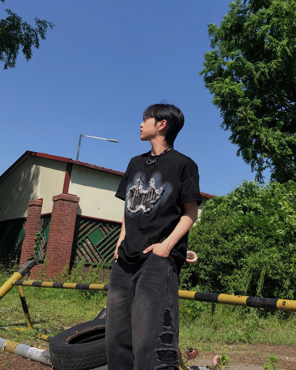 반팔 티셔츠 모델 착용 이미지-S1L17