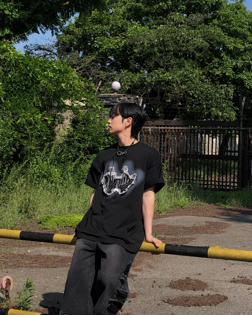 반팔 티셔츠 모델 착용 이미지-S1L16