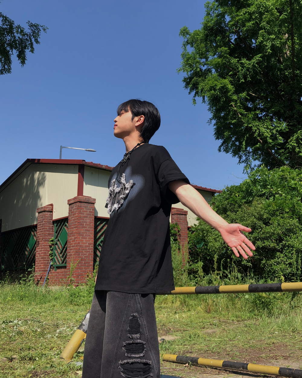 반팔 티셔츠 모델 착용 이미지-S1L35