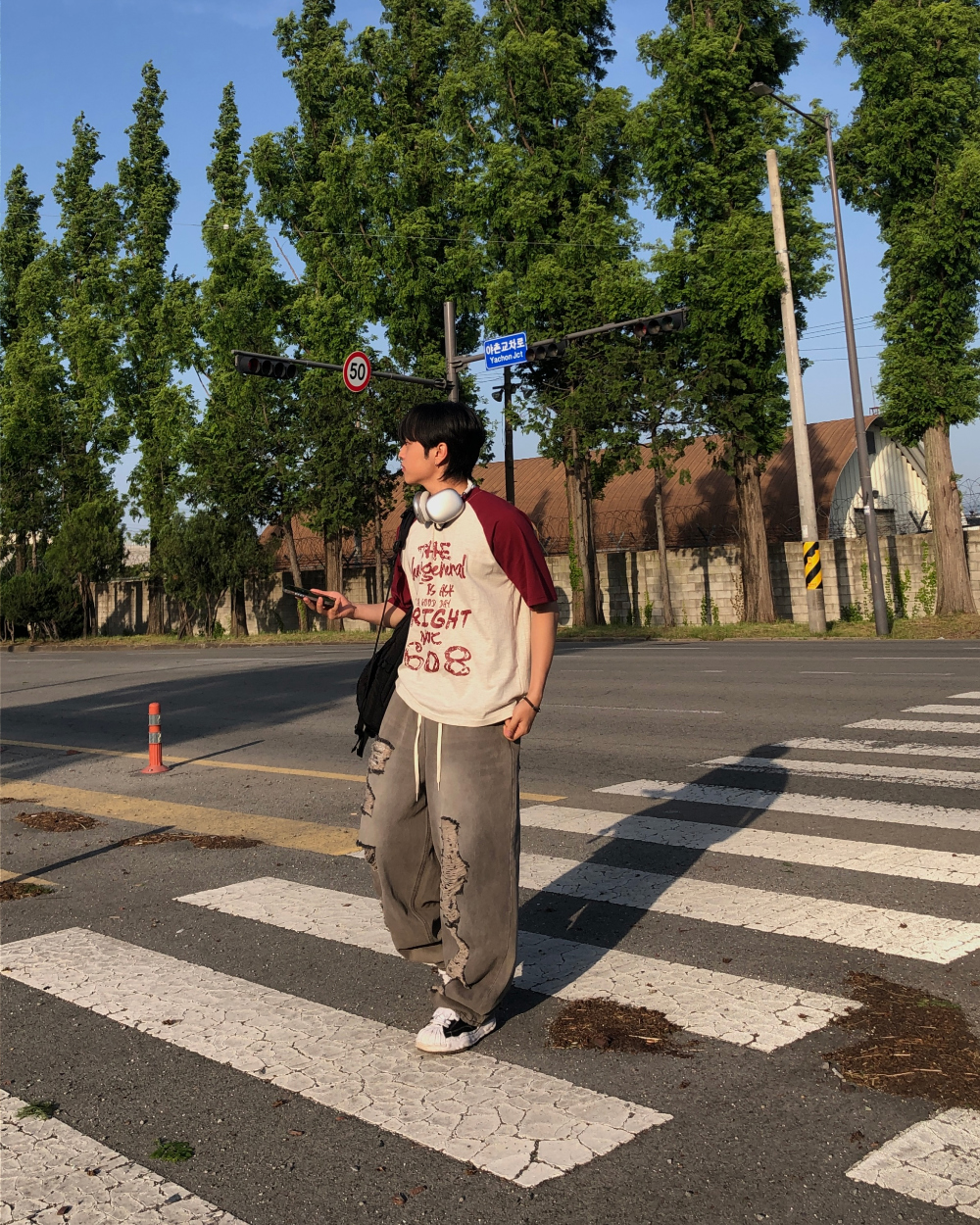 반팔 티셔츠 모델 착용 이미지-S1L35