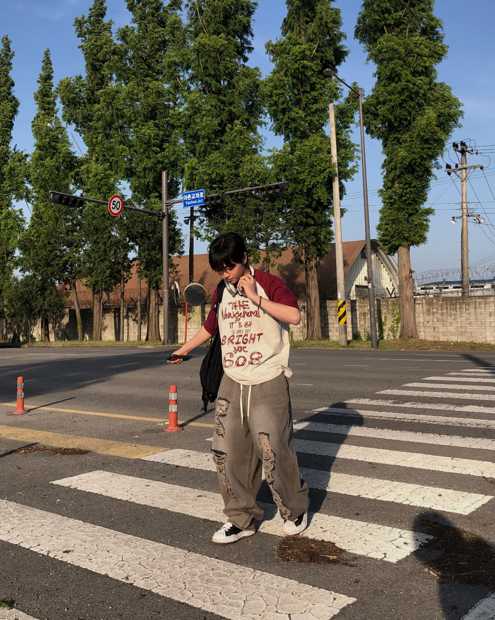 반팔 티셔츠 모델 착용 이미지-S1L14