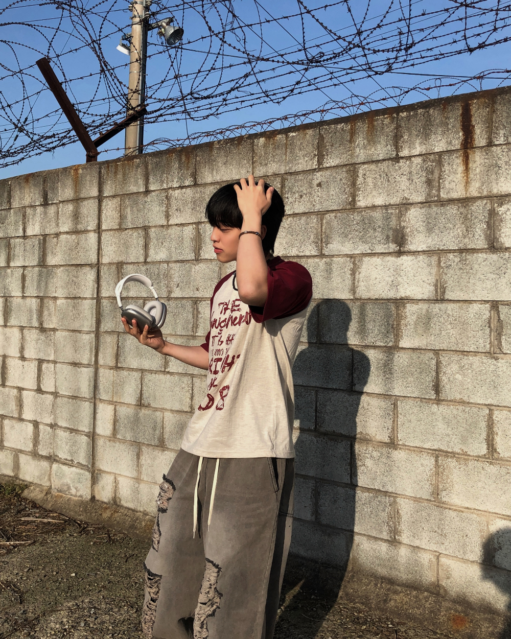 반팔 티셔츠 모델 착용 이미지-S1L16