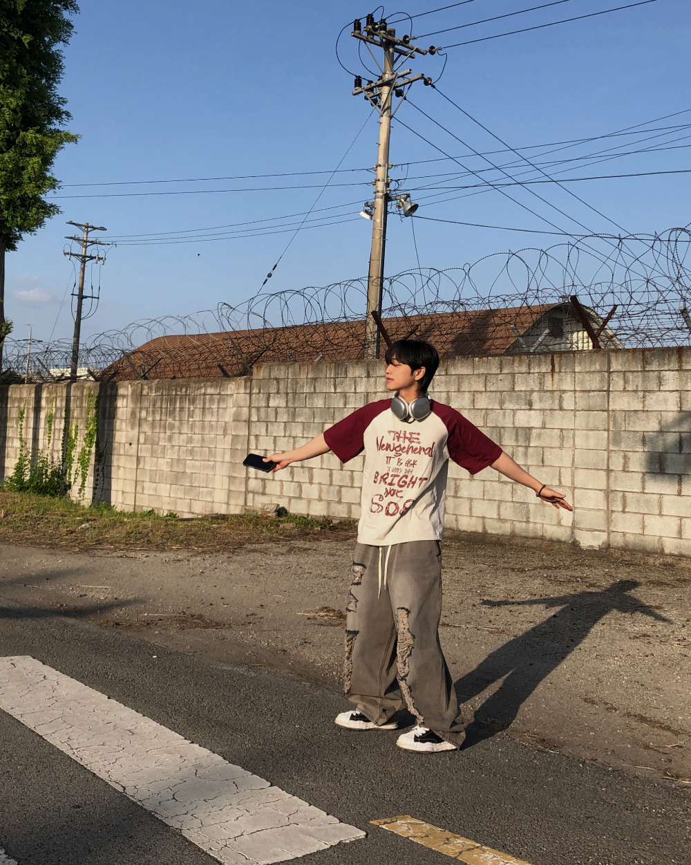 반팔 티셔츠 모델 착용 이미지-S1L20