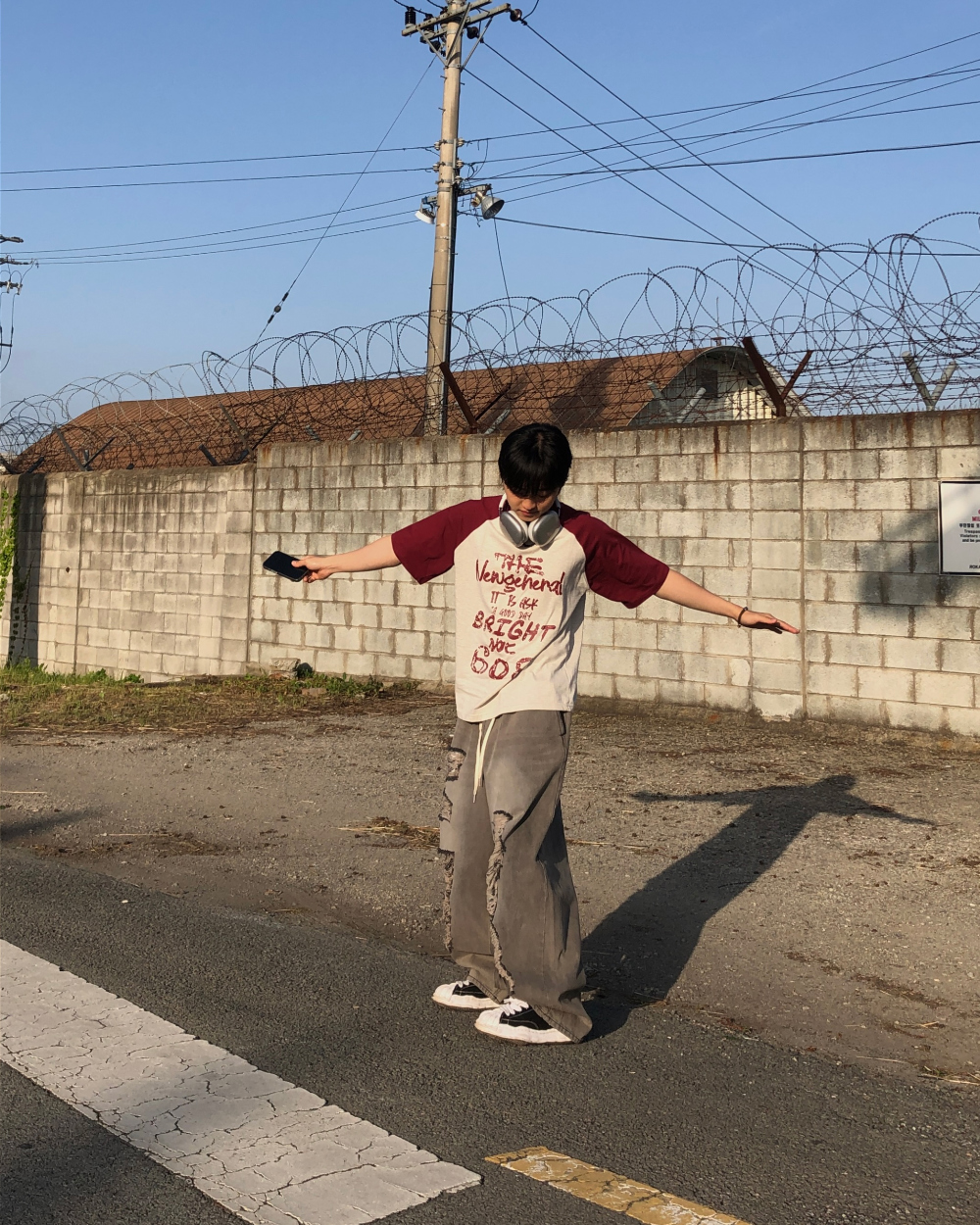 반팔 티셔츠 모델 착용 이미지-S1L27