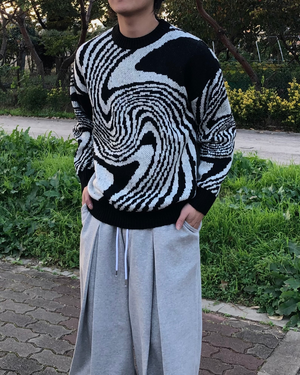 긴팔 티셔츠 모델 착용 이미지-S1L52