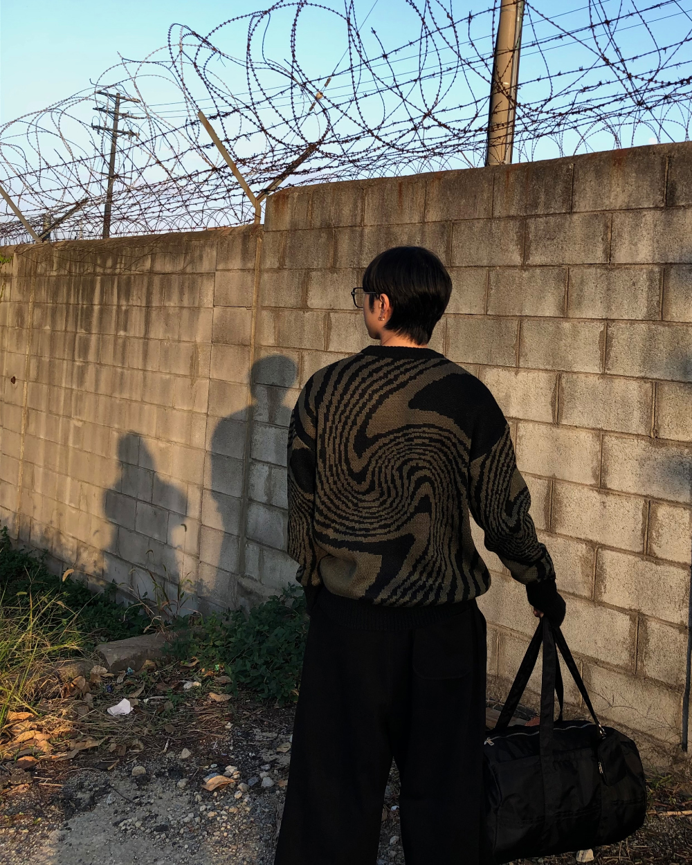 긴팔 티셔츠 모델 착용 이미지-S1L37